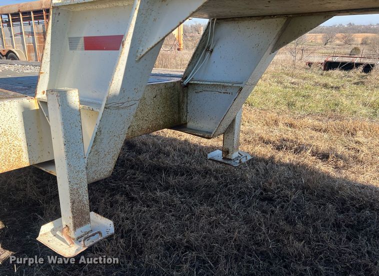 image for item NN9313 1997 Holden HLB 36225  equipment trailer