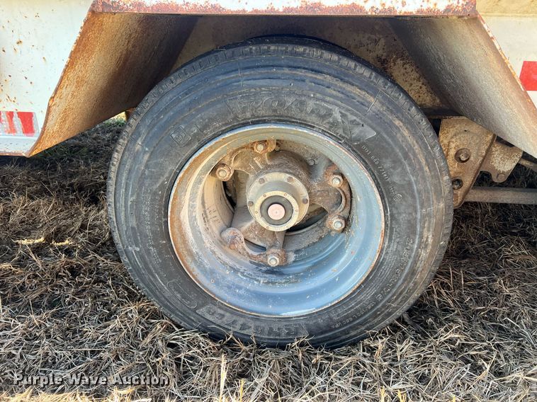 image for item NN9313 1997 Holden HLB 36225  equipment trailer