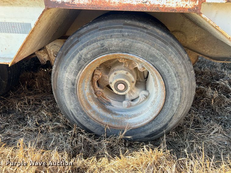 image for item NN9313 1997 Holden HLB 36225  equipment trailer