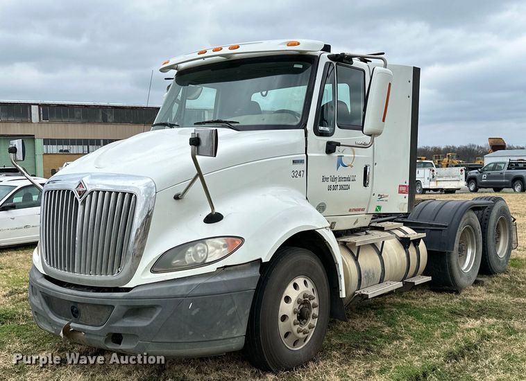 image for item NO9418 2013 International ProStar Plus  semi truck