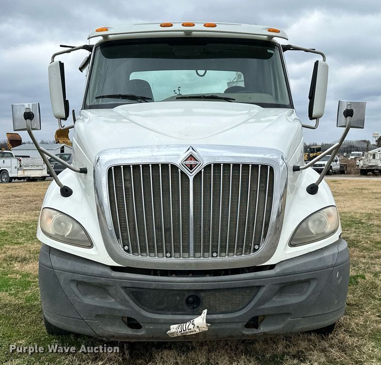 image for item NO9418 2013 International ProStar Plus  semi truck