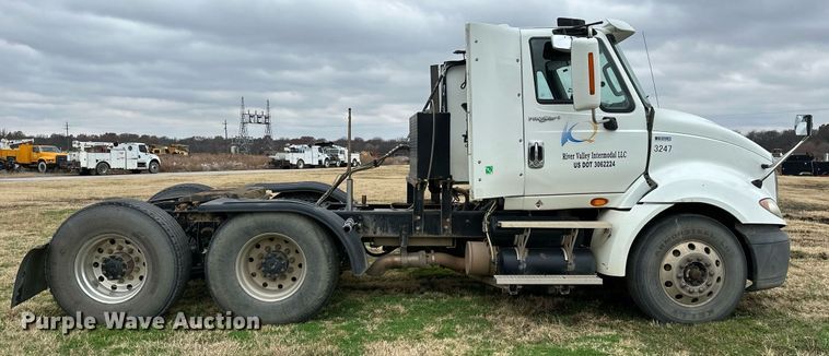 image for item NO9418 2013 International ProStar Plus  semi truck