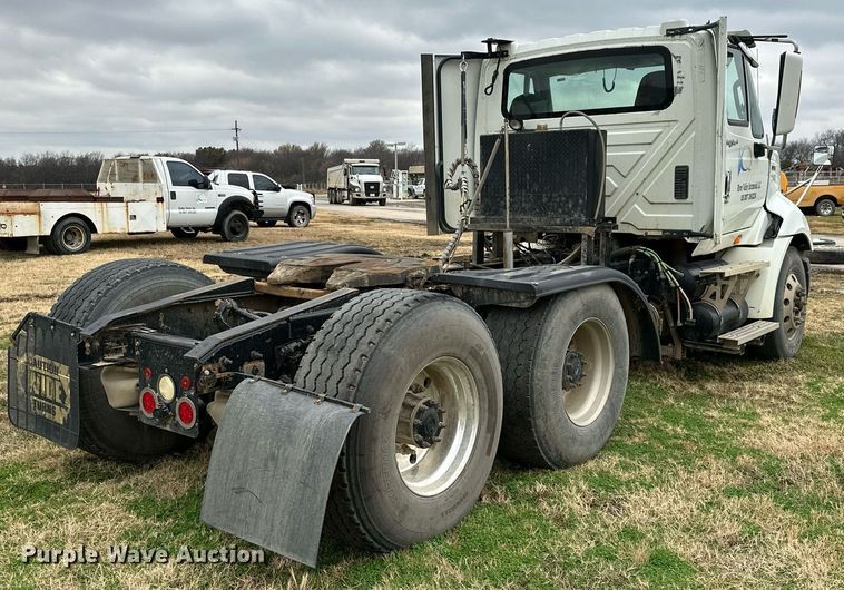 image for item NO9418 2013 International ProStar Plus  semi truck