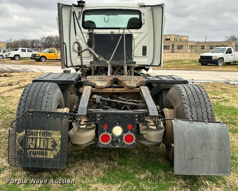 image for item NO9418 2013 International ProStar Plus  semi truck