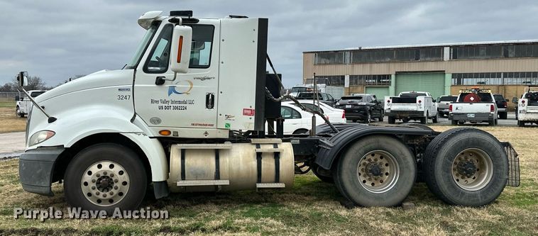 image for item NO9418 2013 International ProStar Plus  semi truck