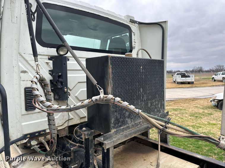 image for item NO9418 2013 International ProStar Plus  semi truck