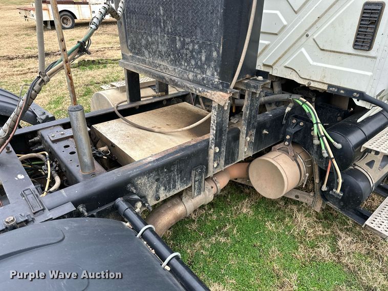 image for item NO9418 2013 International ProStar Plus  semi truck