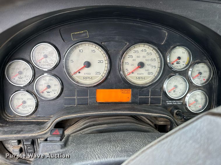 image for item NO9418 2013 International ProStar Plus  semi truck