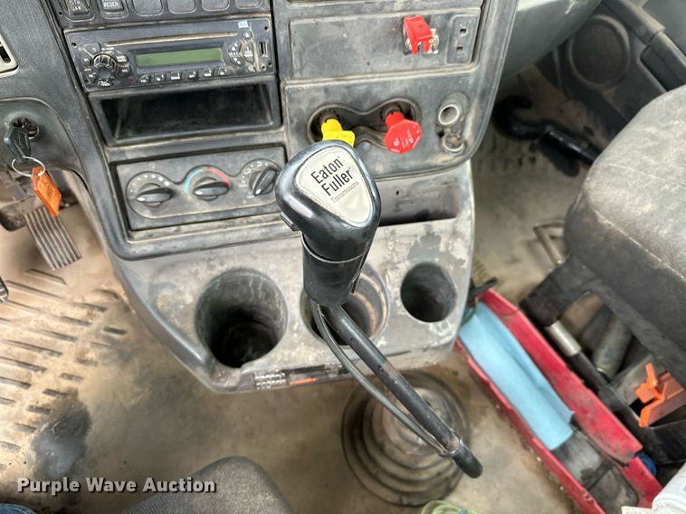 image for item NO9418 2013 International ProStar Plus  semi truck