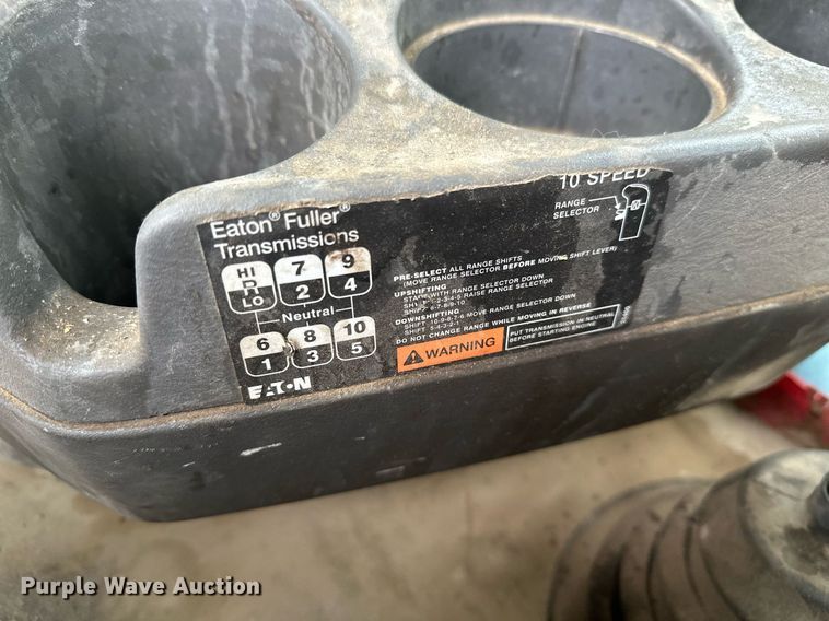 image for item NO9418 2013 International ProStar Plus  semi truck