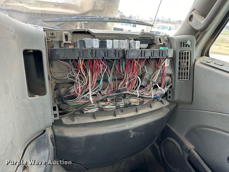 image for item NO9418 2013 International ProStar Plus  semi truck