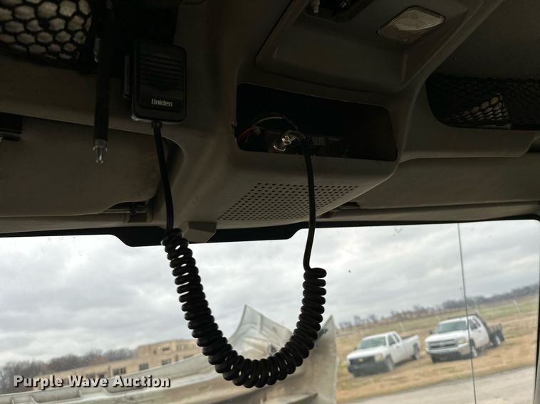 image for item NO9418 2013 International ProStar Plus  semi truck