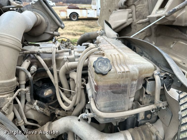 image for item NO9418 2013 International ProStar Plus  semi truck