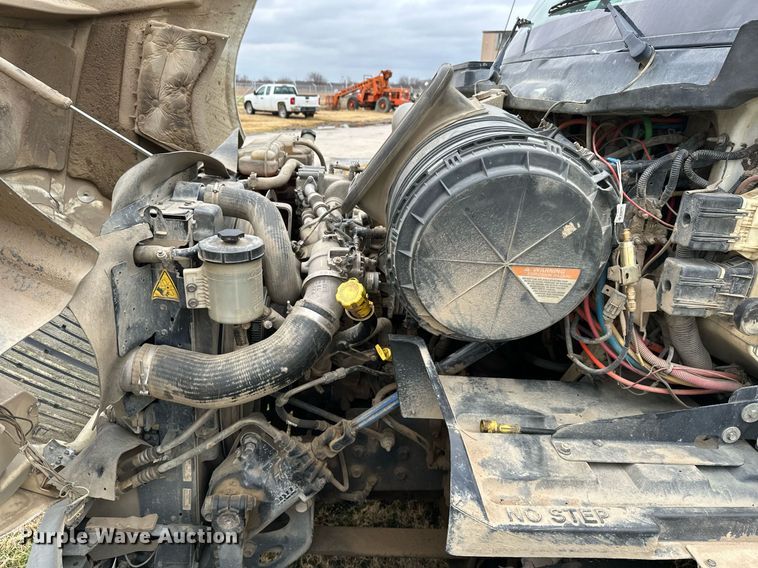 image for item NO9418 2013 International ProStar Plus  semi truck