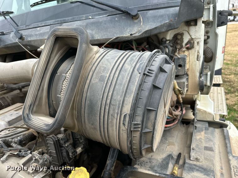 image for item NO9418 2013 International ProStar Plus  semi truck