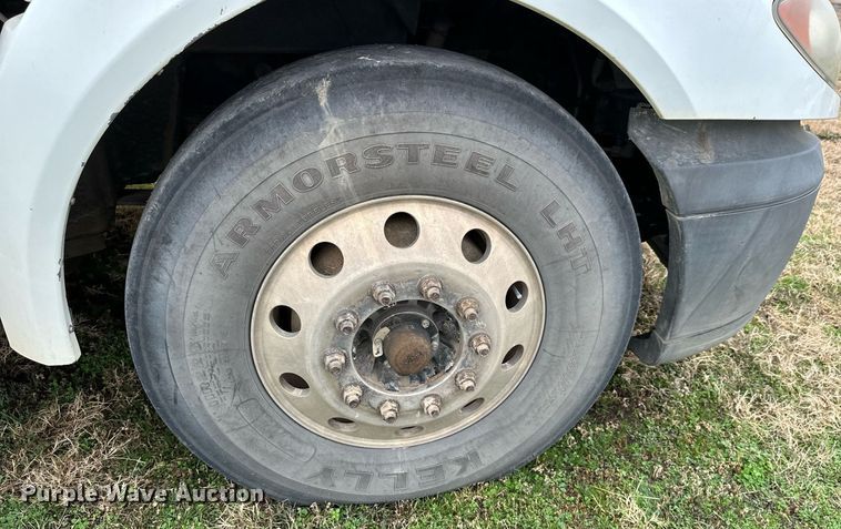 image for item NO9418 2013 International ProStar Plus  semi truck