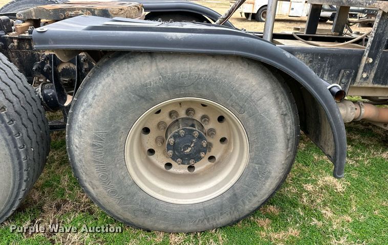 image for item NO9418 2013 International ProStar Plus  semi truck