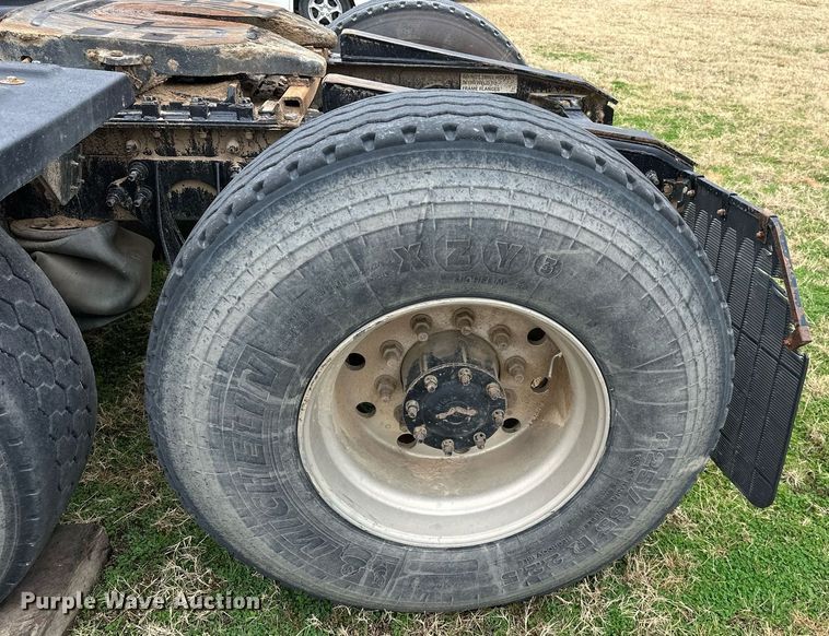 image for item NO9418 2013 International ProStar Plus  semi truck