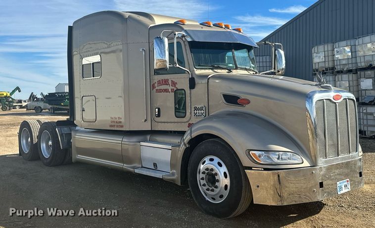 image for item NO9465 2013 Peterbilt 386  semi truck