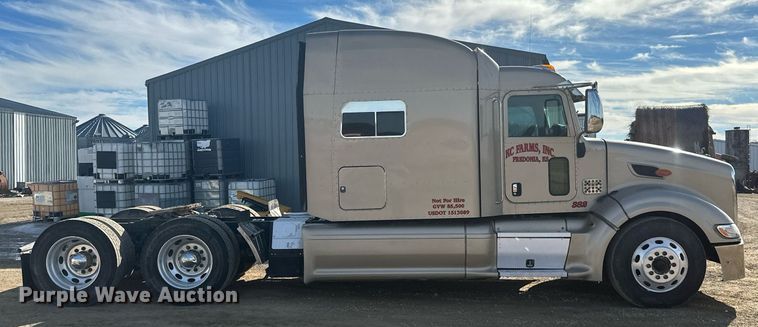 image for item NO9465 2013 Peterbilt 386  semi truck