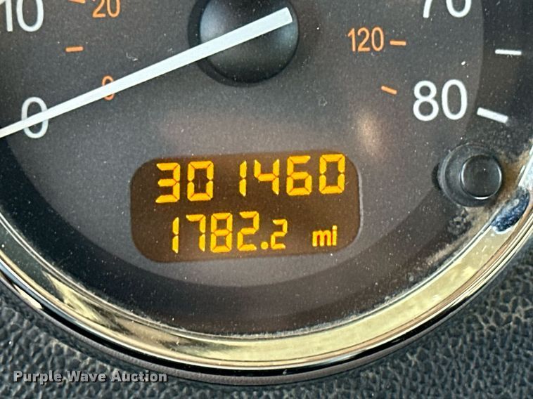 image for item NO9465 2013 Peterbilt 386  semi truck