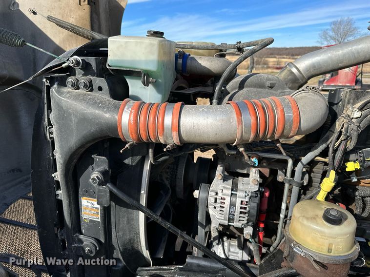 image for item NO9465 2013 Peterbilt 386  semi truck