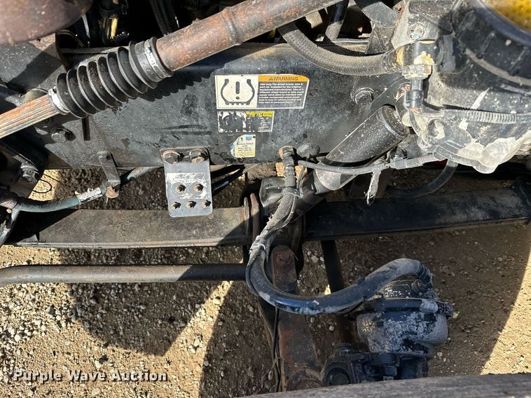 image for item NO9465 2013 Peterbilt 386  semi truck