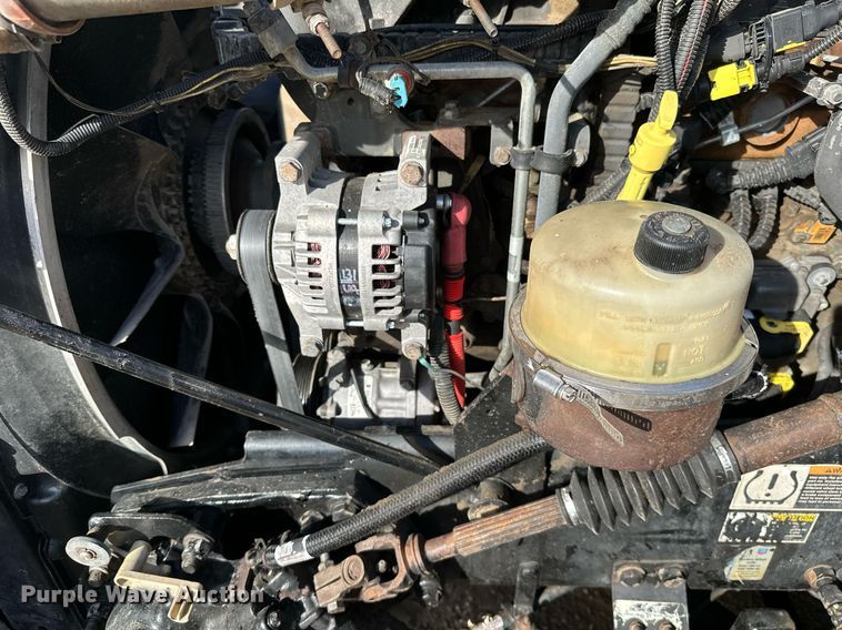 image for item NO9465 2013 Peterbilt 386  semi truck