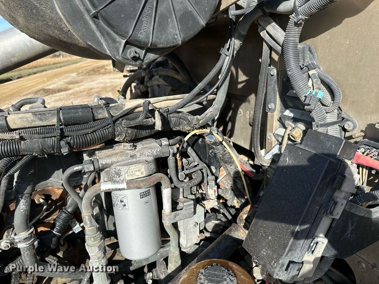 image for item NO9465 2013 Peterbilt 386  semi truck