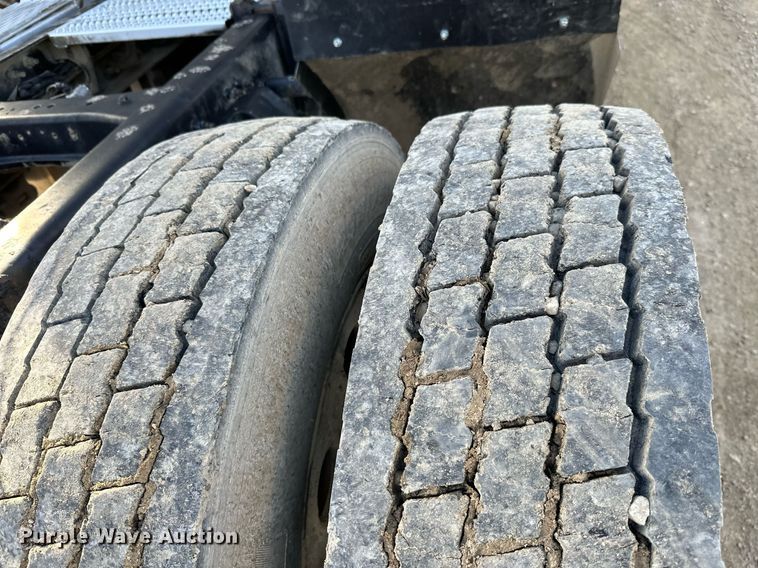 image for item NO9465 2013 Peterbilt 386  semi truck