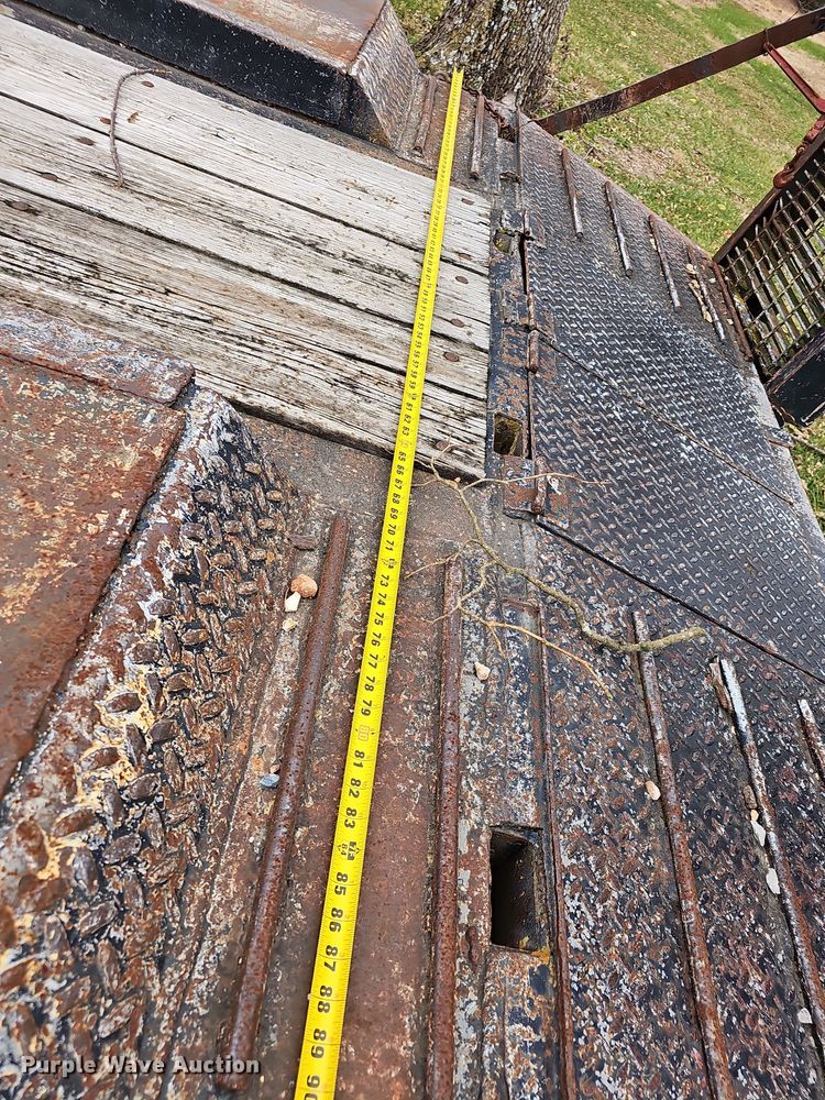 image for item NP9275 1979  drop deck trailer