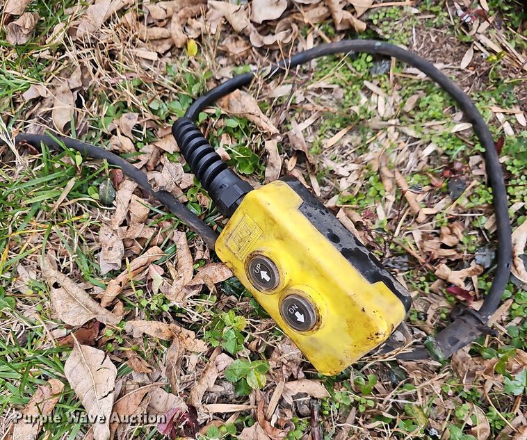 image for item NP9275 1979  drop deck trailer