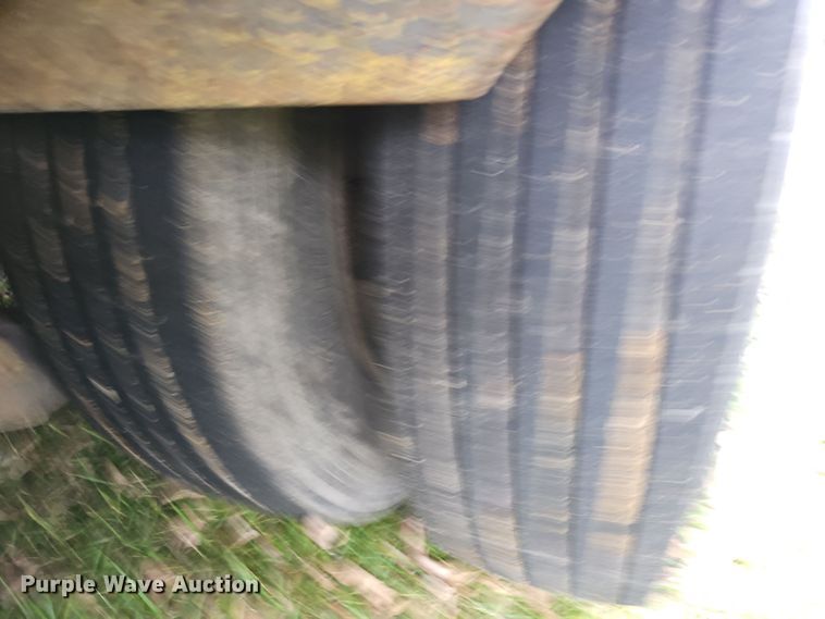 image for item NP9275 1979  drop deck trailer