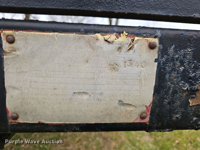 image for item NP9275 1979  drop deck trailer