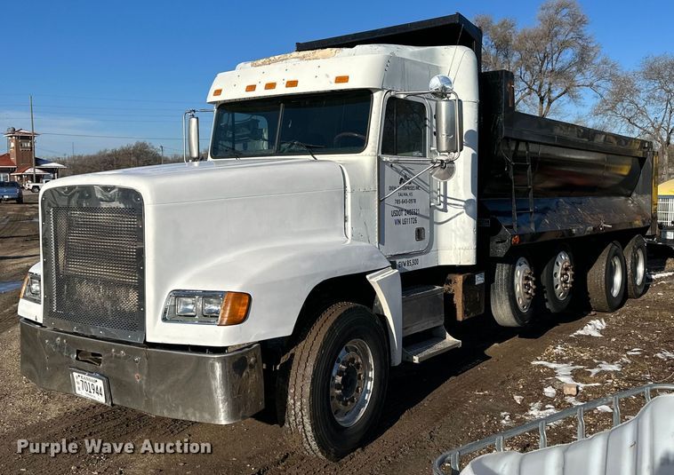image for item NS9052 2000 Freightliner  dump truck