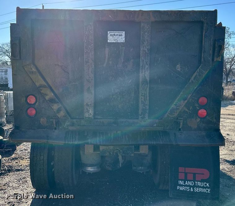 image for item NS9052 2000 Freightliner  dump truck