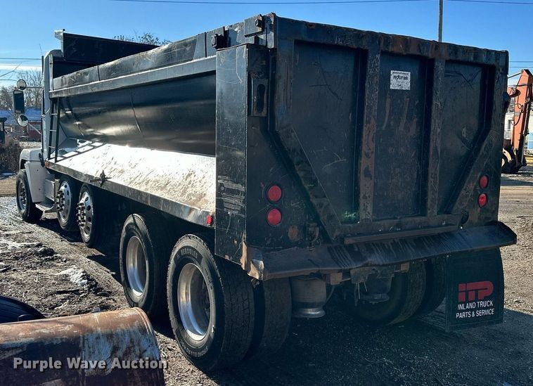 image for item NS9052 2000 Freightliner  dump truck