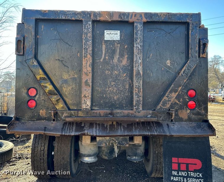 image for item NS9052 2000 Freightliner  dump truck