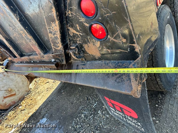 image for item NS9052 2000 Freightliner  dump truck