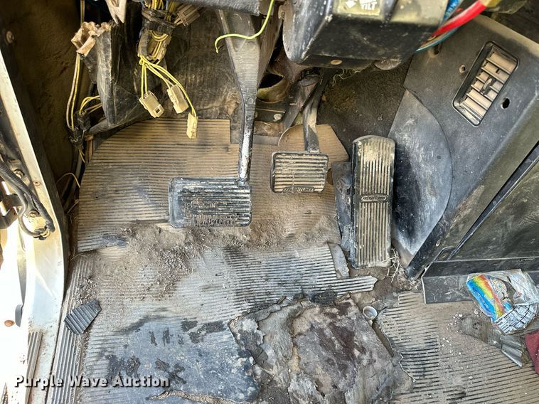 image for item NS9052 2000 Freightliner  dump truck