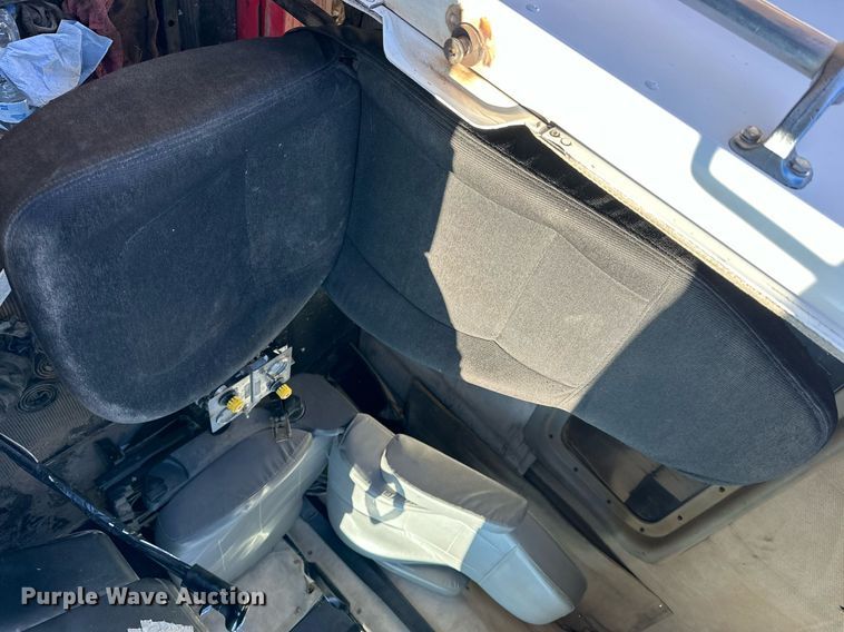 image for item NS9052 2000 Freightliner  dump truck