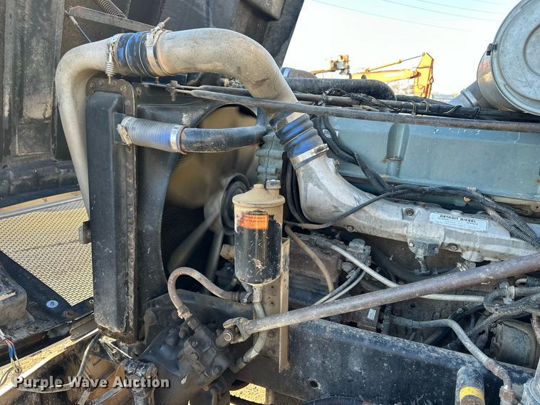 image for item NS9052 2000 Freightliner  dump truck