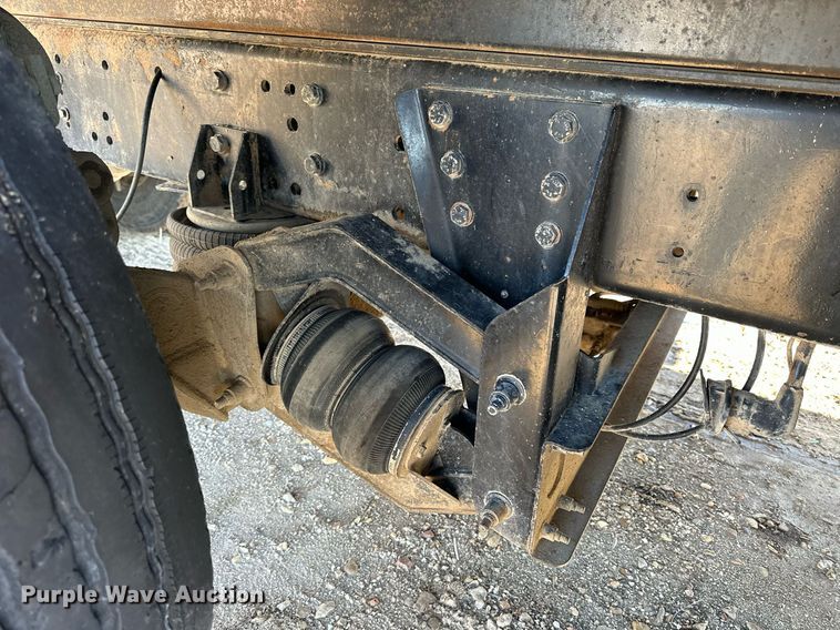 image for item NS9052 2000 Freightliner  dump truck