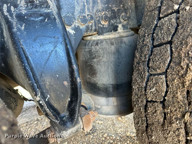 image for item NS9052 2000 Freightliner  dump truck