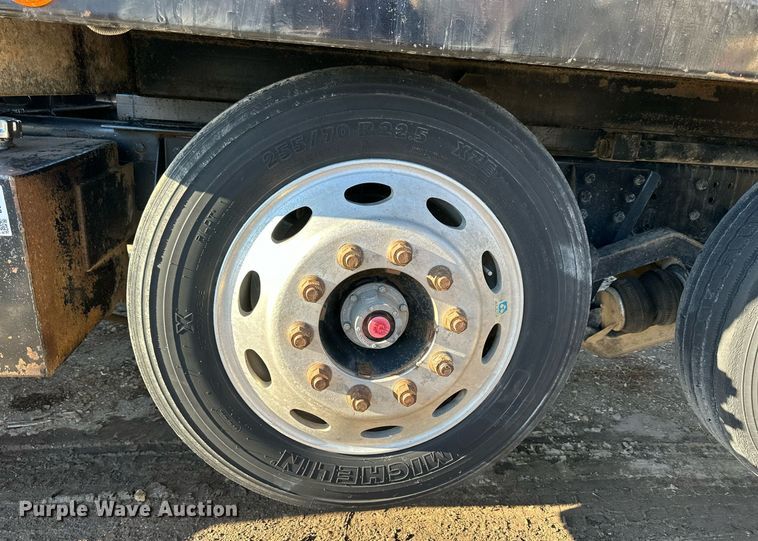 image for item NS9052 2000 Freightliner  dump truck