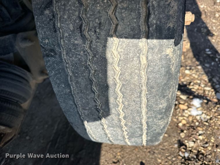 image for item NS9052 2000 Freightliner  dump truck