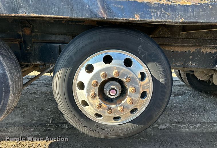 image for item NS9052 2000 Freightliner  dump truck