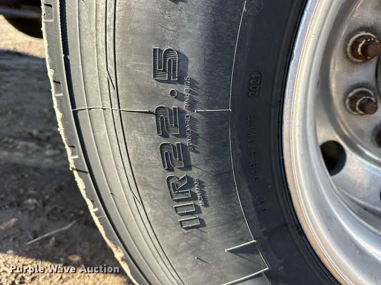 image for item NS9052 2000 Freightliner  dump truck