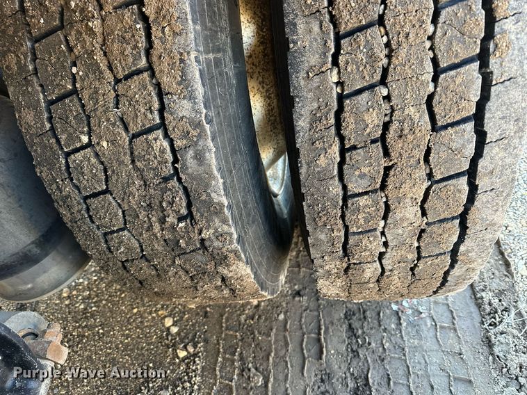 image for item NS9052 2000 Freightliner  dump truck