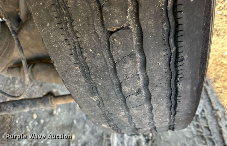 image for item NS9052 2000 Freightliner  dump truck